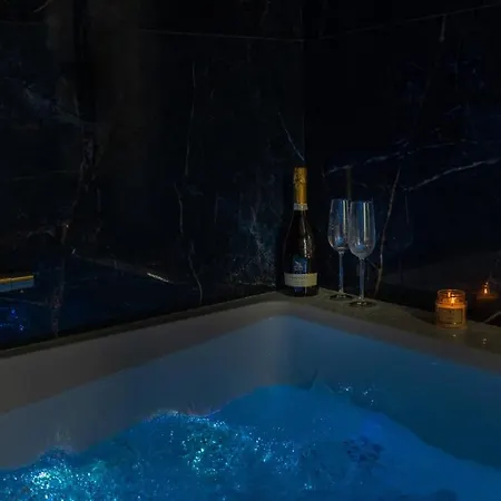 Velvet - 2 Prs - - Jacuzzi *