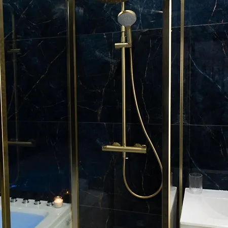 Velvet - 2 Prs - - Jacuzzi * Beauvais